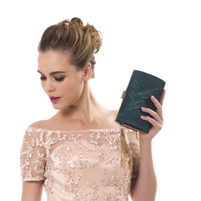 Women's Metal Tassel Clutch Bag